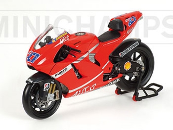 Minichamps 070027 Ducati Desmo16 GP7 World Champion 2007