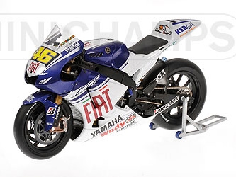 Minichamps 083046 Yamaha YZR M1 #46 World Champion 2008