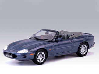 Auto Art 53702 Jaguar XKR Cabriolet 