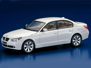 Kyosho 3501W BMW Serie 5 Berlina 2003 