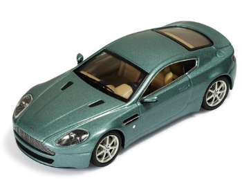 IXO MOC 084 Aston Martin V8 2005