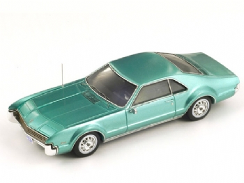 Spark Models S2952 Olsmobile Toronado 1966