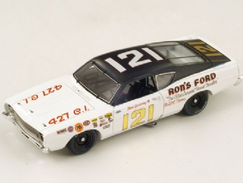 Spark Models S3594 Ford Torino #121 Winner Riverside 1968 